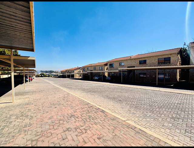 2 BEDROOM FLAT FOR SALE IN MAROELADAL